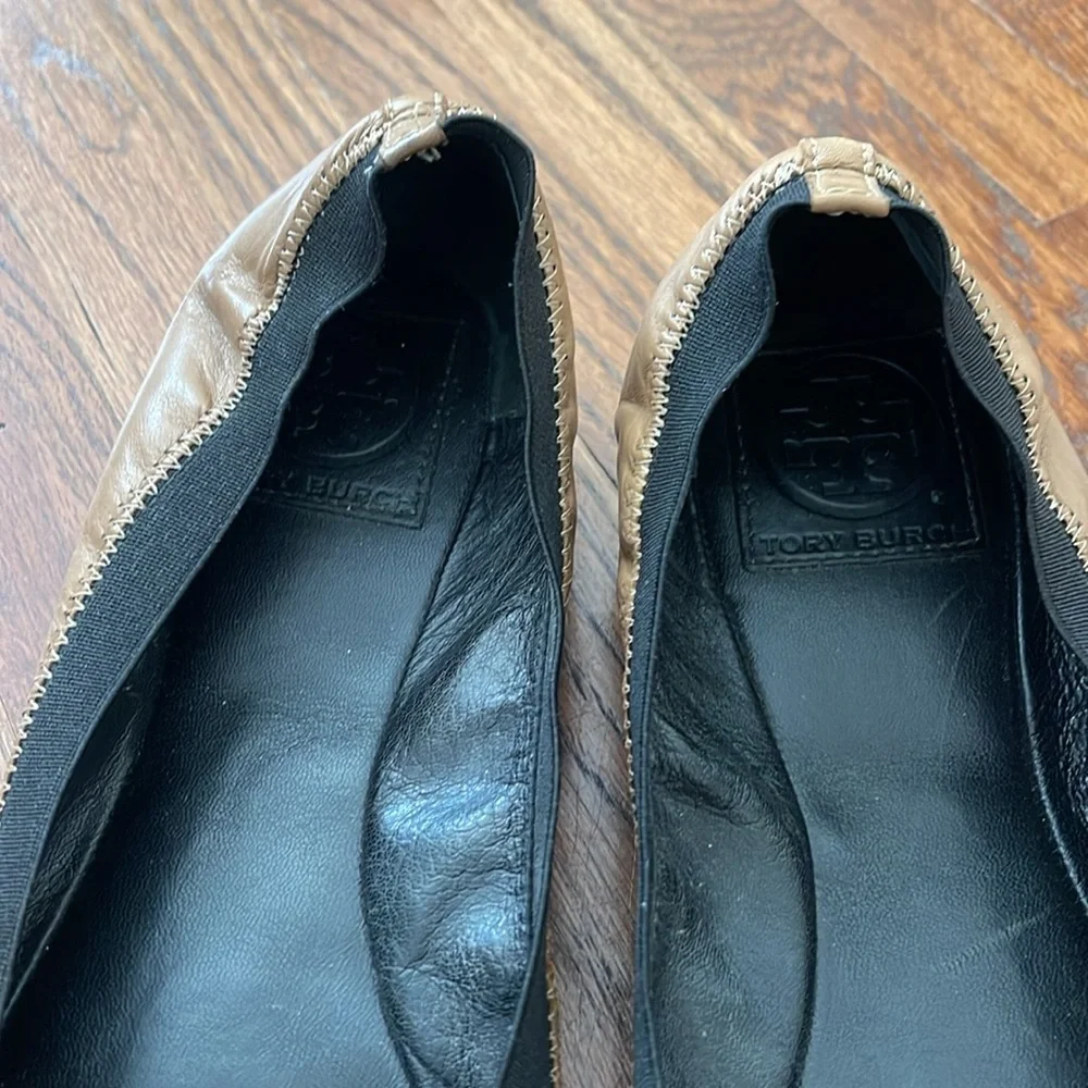 Tory Burch driving shoes Womens 11 tan logo designer *need repair to sole*